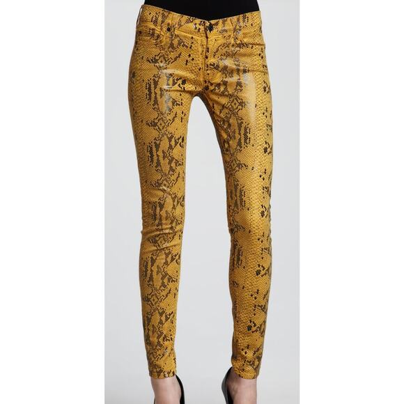 7 For All Mankind Pants - 7 For All Mankind
The Skinny Amber High Gloss Snake-Print Jeans size 26